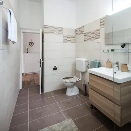 Apartment House Slaven With Private Swiming Pool *