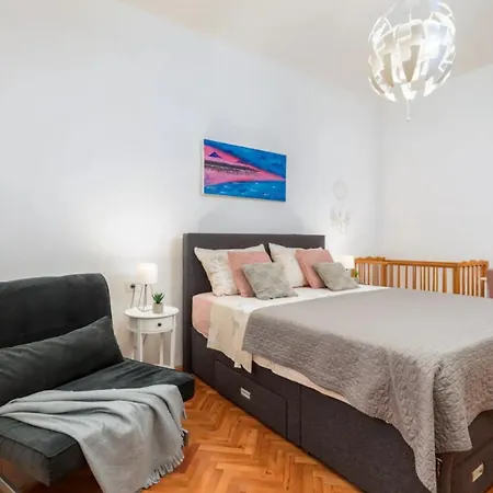 Apartment House Slaven With Private Swiming Pool