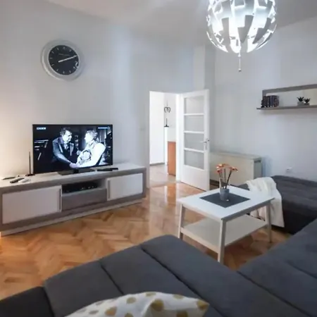 Apartment House Slaven With Private Swiming Pool