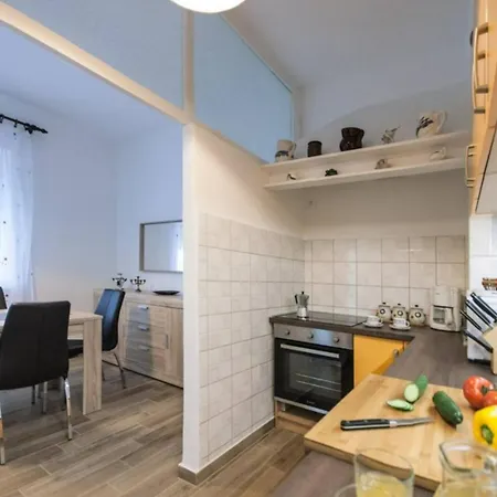 Apartment House Slaven With Private Swiming Pool *